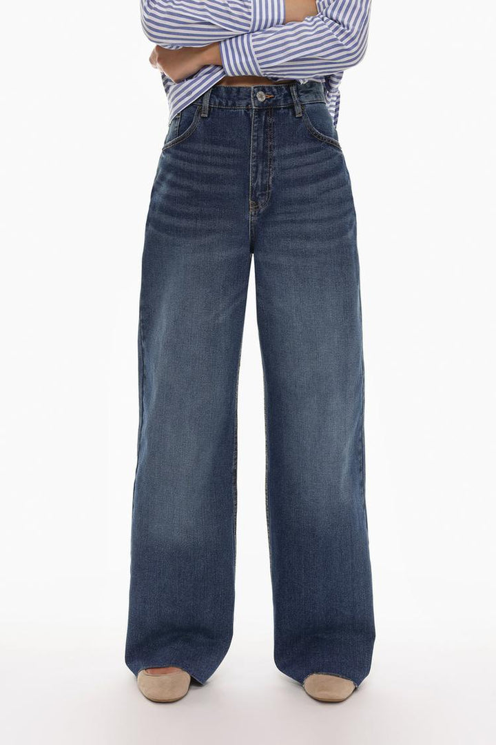 WIDE-LEG JEANS