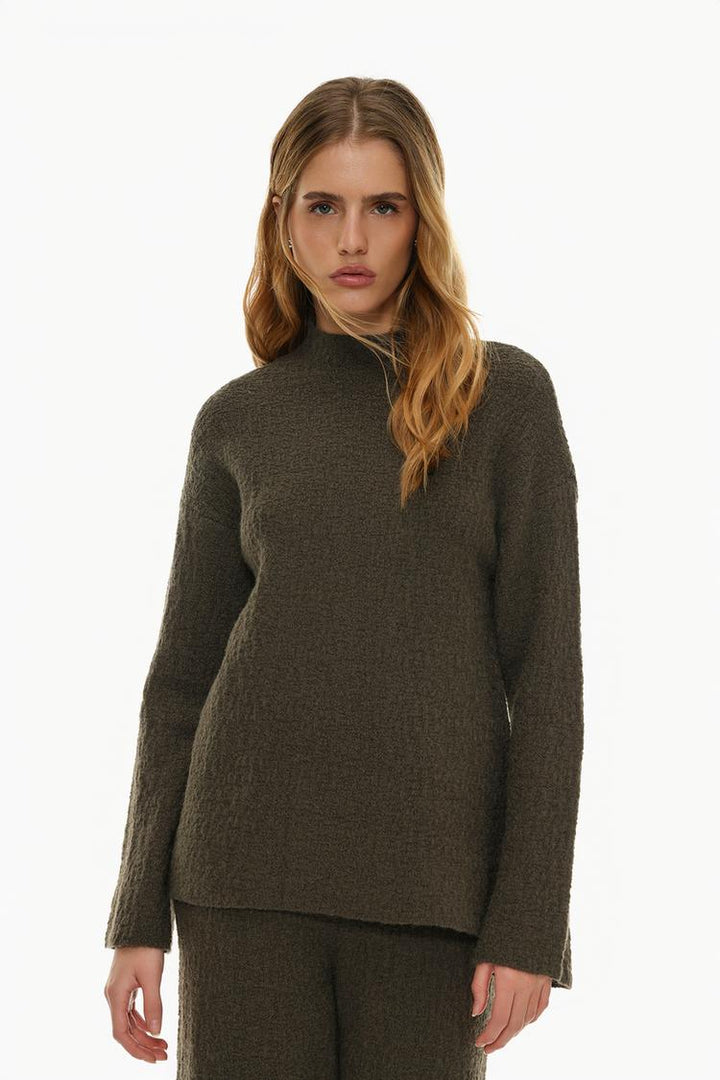 TEXTURED KNIT SWEATER