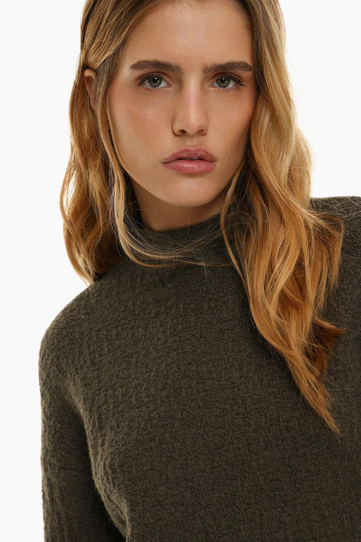 TEXTURED KNIT SWEATER