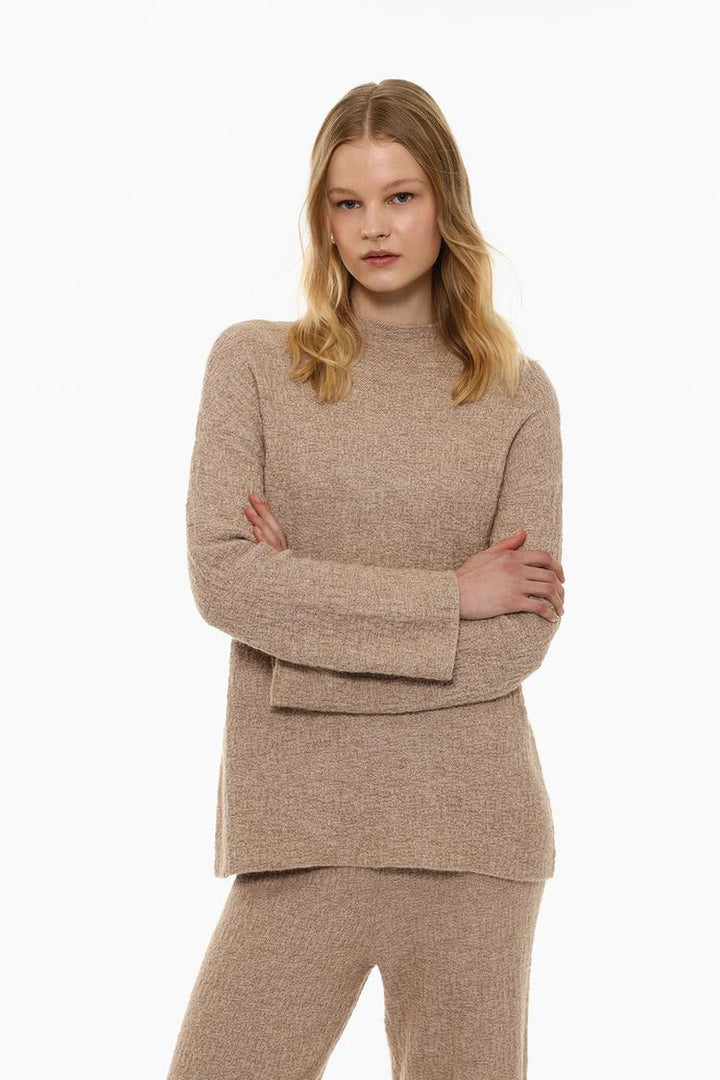 TEXTURED KNIT SWEATER