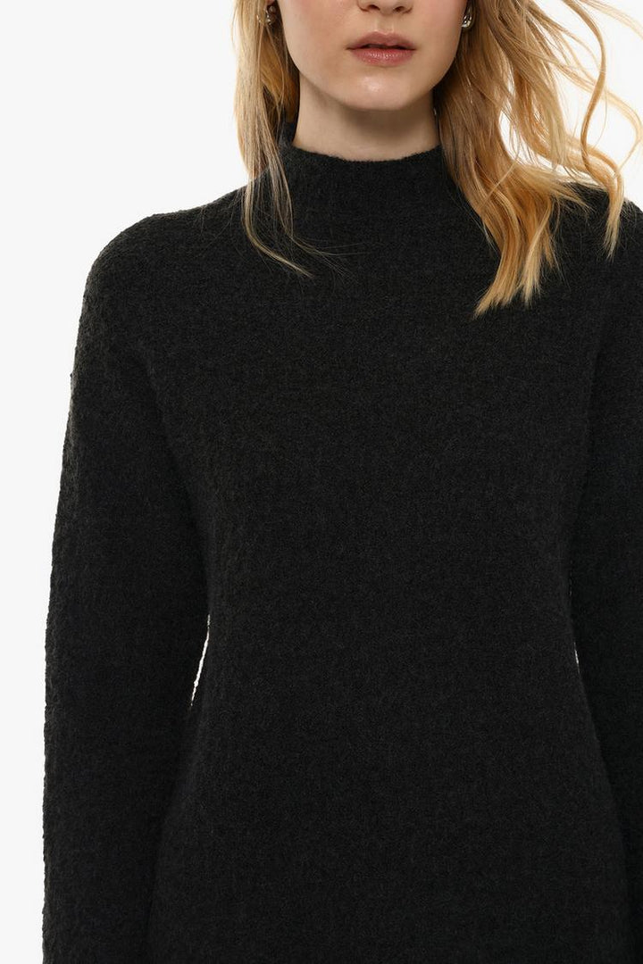 TEXTURED KNIT SWEATER