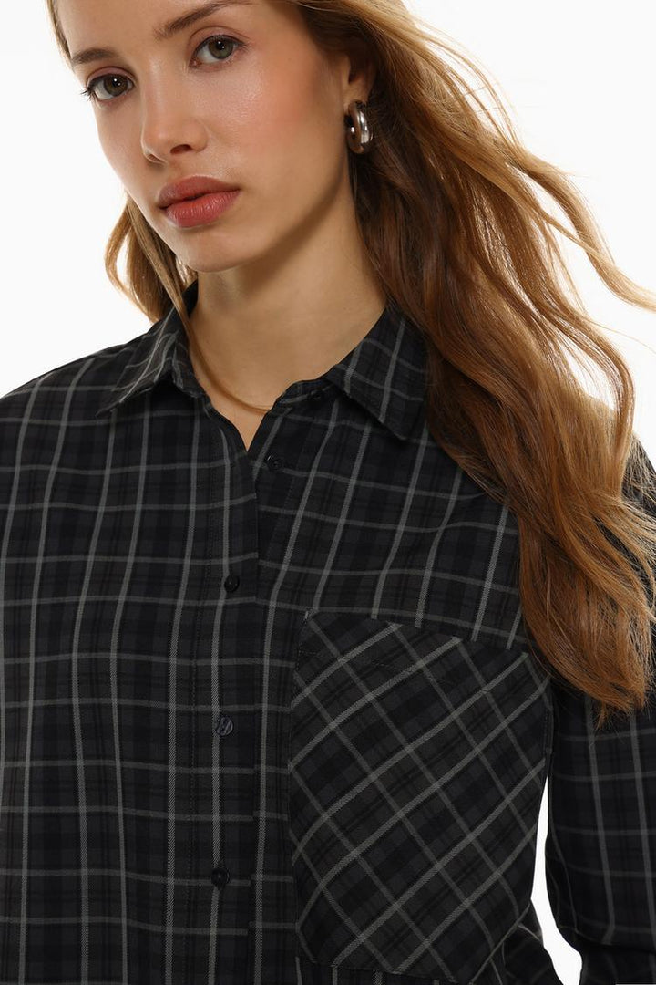 CHECKED SHIRT WITH POCKET DETAIL