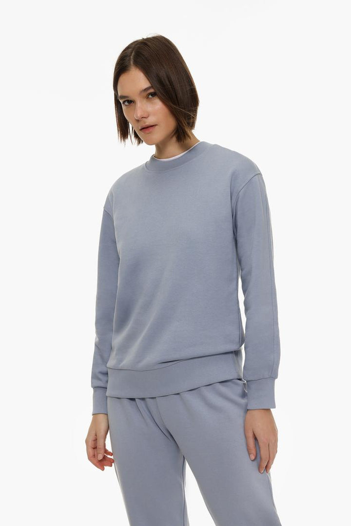 Basic Tracksuit Sweatshirt - Women's Light Blue Sweatshirt - Comfortable, Stylish, and Versatile Top for Active Wear