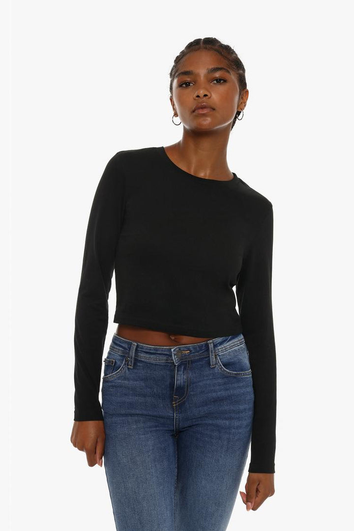 A black cropped long-sleeve top, designed with a sleek and minimalist look. Featuring long sleeves and a cropped fit, this versatile piece is perfect for casual wear or layering with other outfits for a chic, modern look.