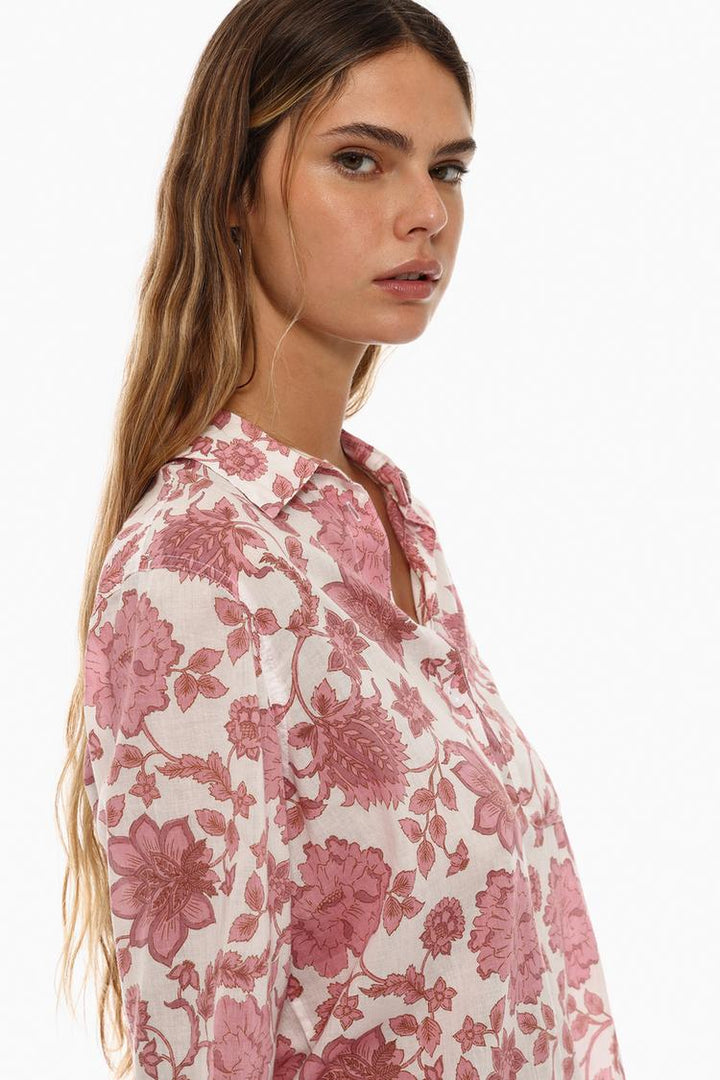 Cotton shirt pink, side view showcasing the smooth fabric and flattering fit.