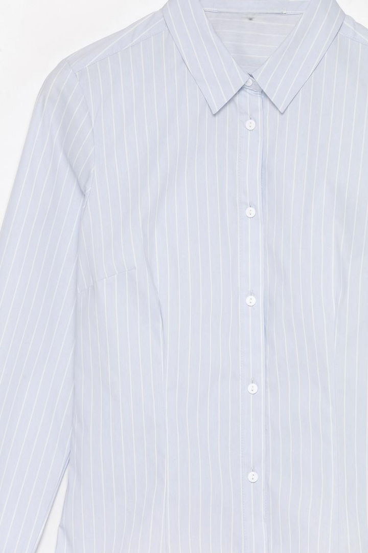 Fitted shirt product image showcasing its tailored fit, sleek design, and versatile style, perfect for both casual and formal occasions.