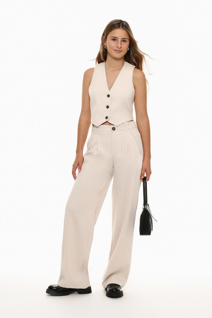 Khaki formal wide-leg trousers, a modern twist on classic formal wear