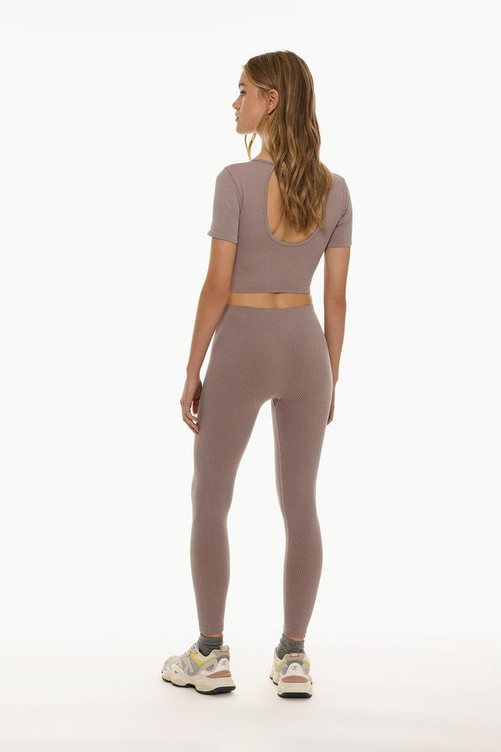 Back view highlighting the seamless design and flattering fit of the waistband.