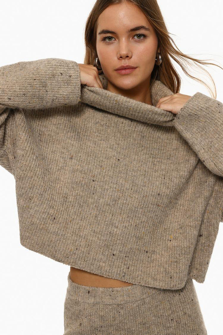 TURTLENECK SWEATER - LONG SLEEVE