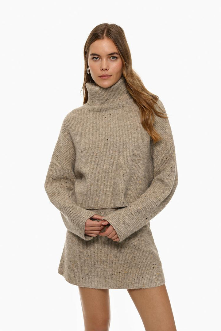 TURTLENECK SWEATER - LONG SLEEVE