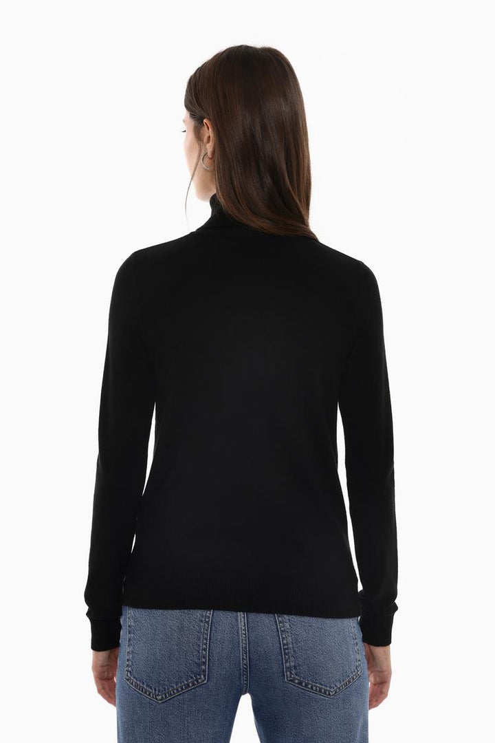 BASIC TURTLENECK SWEATER