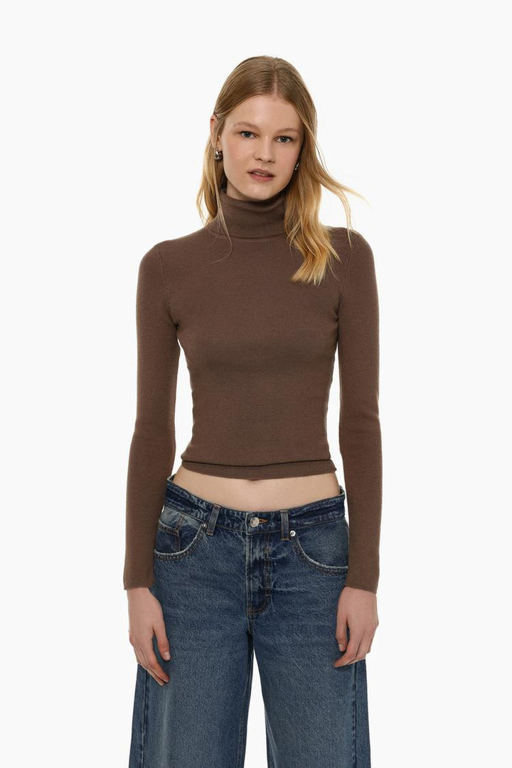 TURTLENECK SWEATER