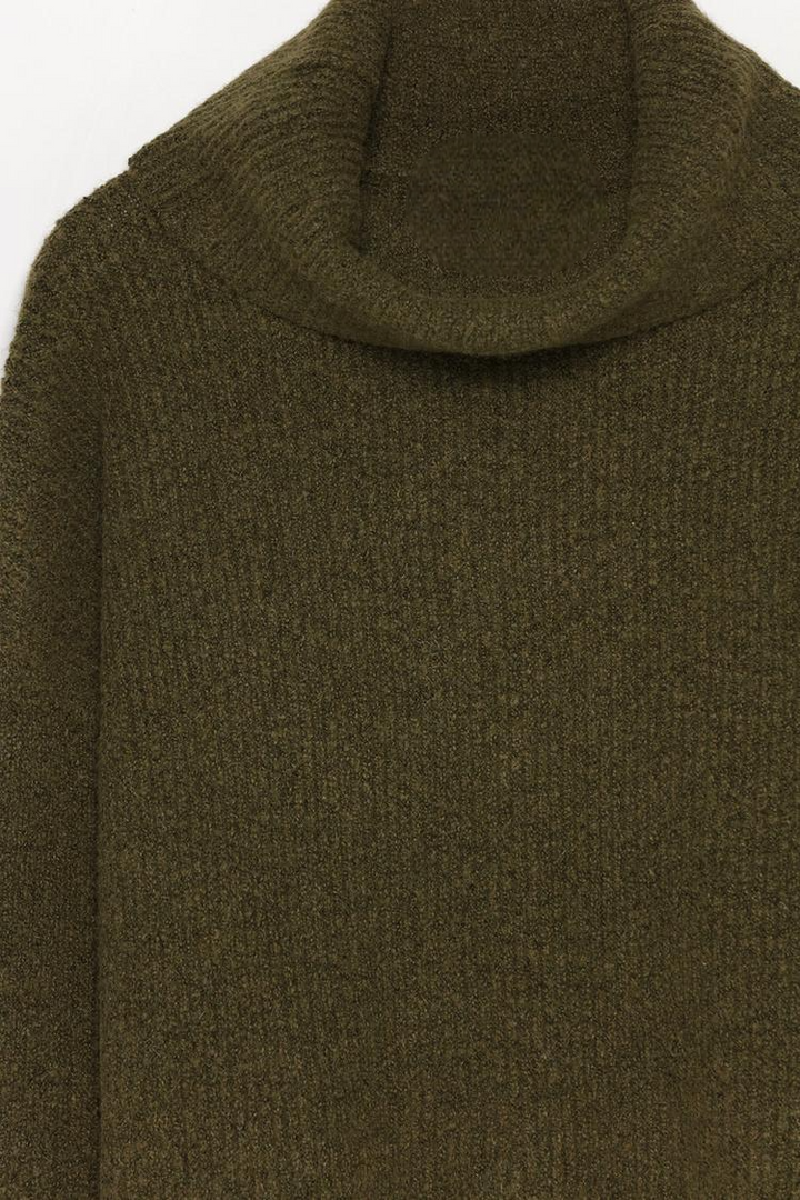 TURTLENECK SWEATER - LONG SLEEVE