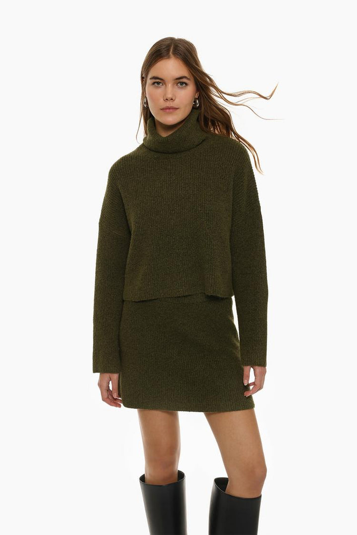 TURTLENECK SWEATER - LONG SLEEVE